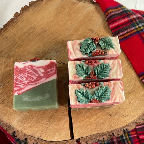 🎄✨"Holly " Artisan Soap Bar | Festive Holiday Bliss! - Picture 1 of 4